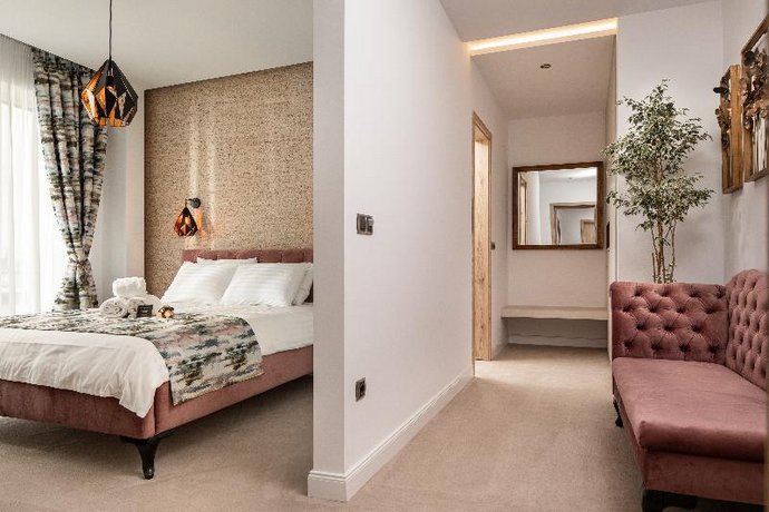 Kanopian Penthouse Hotel