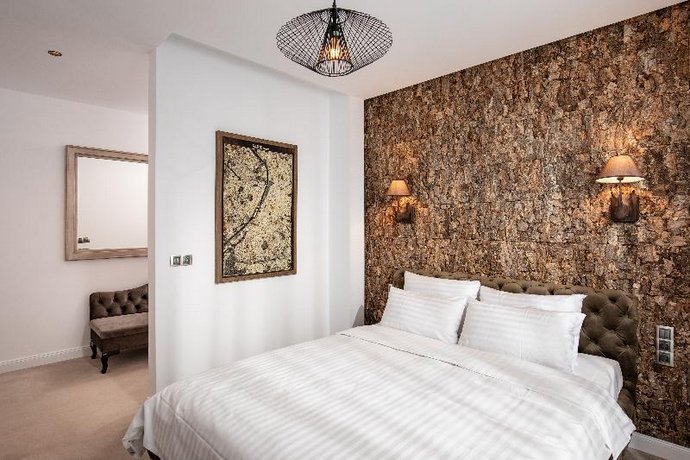 Kanopian Penthouse Hotel