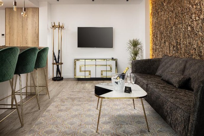 Kanopian Penthouse Hotel