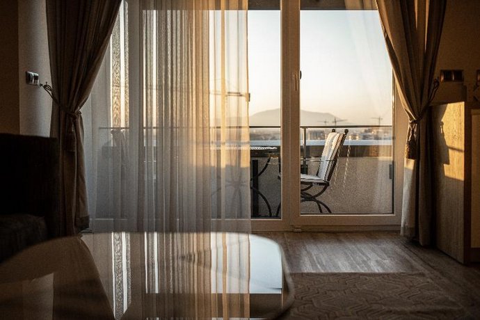Kanopian Penthouse Hotel