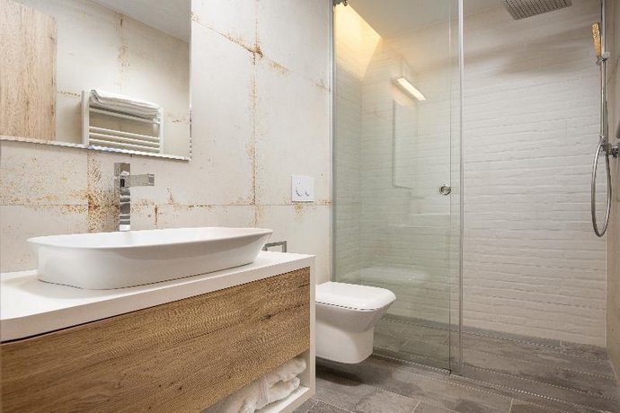 Kanopian Penthouse Hotel