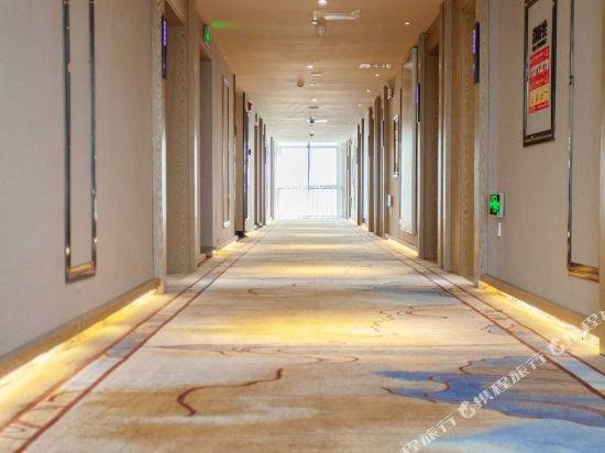 Kyriad Marvelous Hotel Xiangyin Bus Station