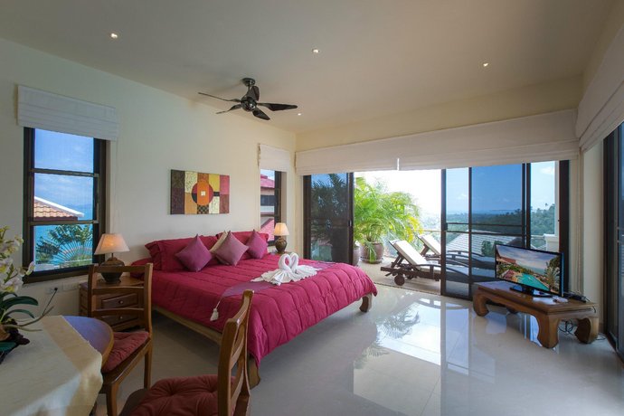 Villa Celiana- Cozy 3BR Seaview Villa Near Beach