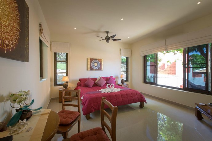 Villa Celiana- Cozy 3BR Seaview Villa Near Beach
