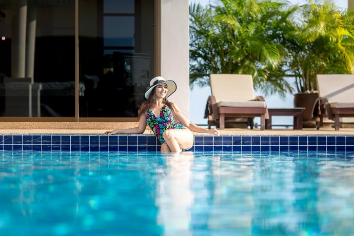 Villa Celiana- Cozy 3BR Seaview Villa Near Beach