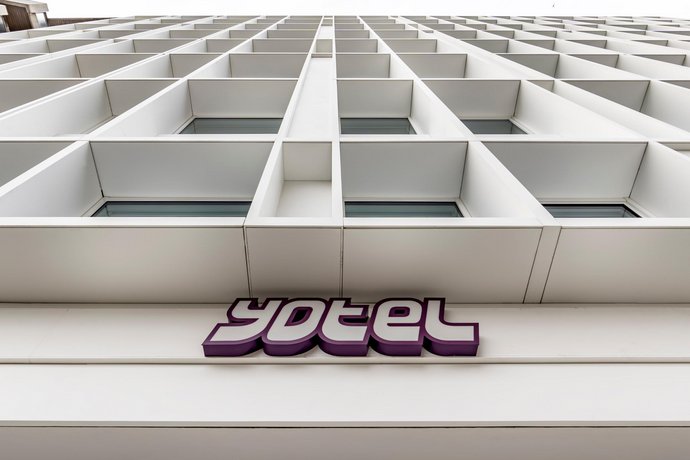 YOTEL Porto