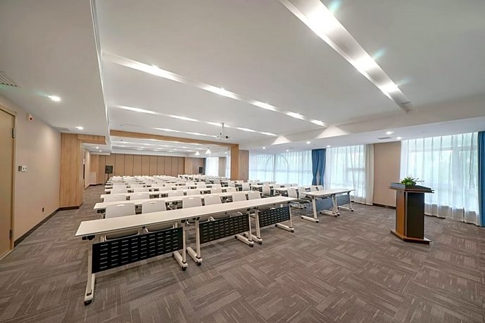 Holiday Inn Express Harbin Songbei New District