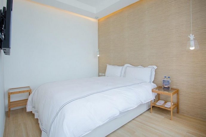 Mini West Hotel
