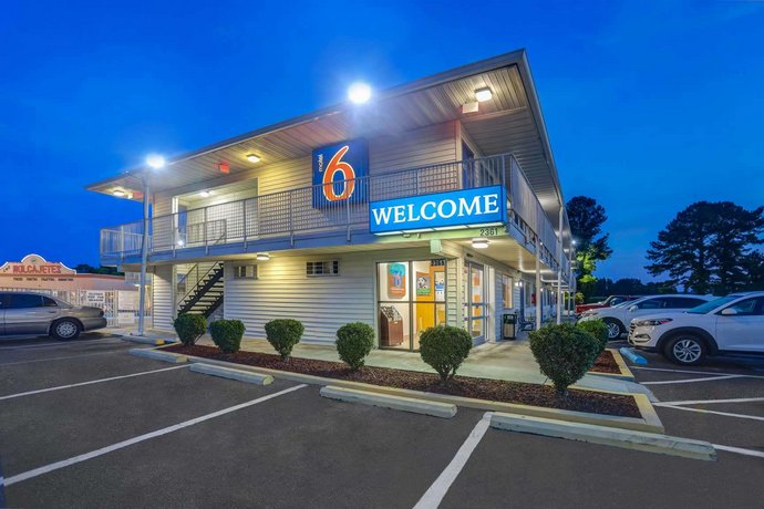 Motel 6 Lumberton