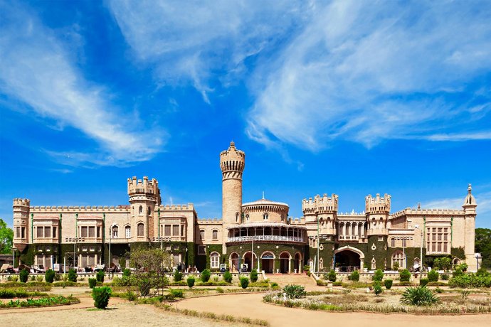 Sri Vijaya Palace Lodging
