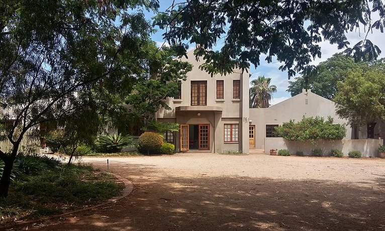 La Vue Guest Lodge And Function Venue