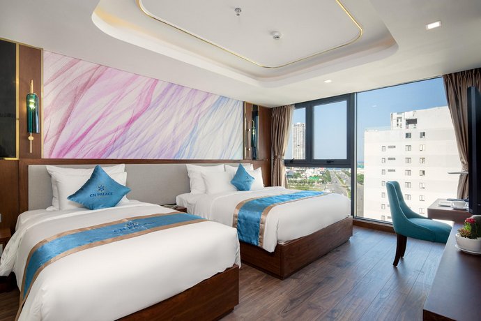 CN PALACE HOTEL