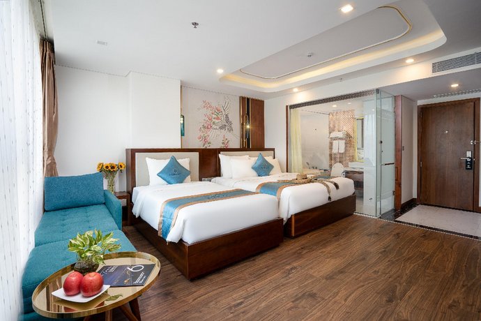 CN PALACE HOTEL