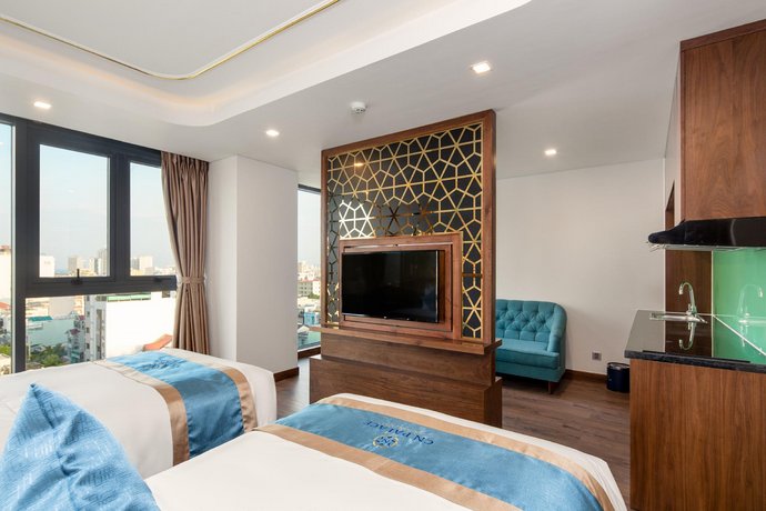 CN PALACE HOTEL