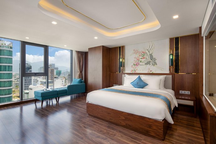 CN PALACE HOTEL