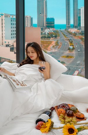 CN PALACE HOTEL