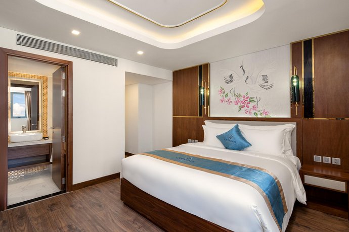 CN PALACE HOTEL