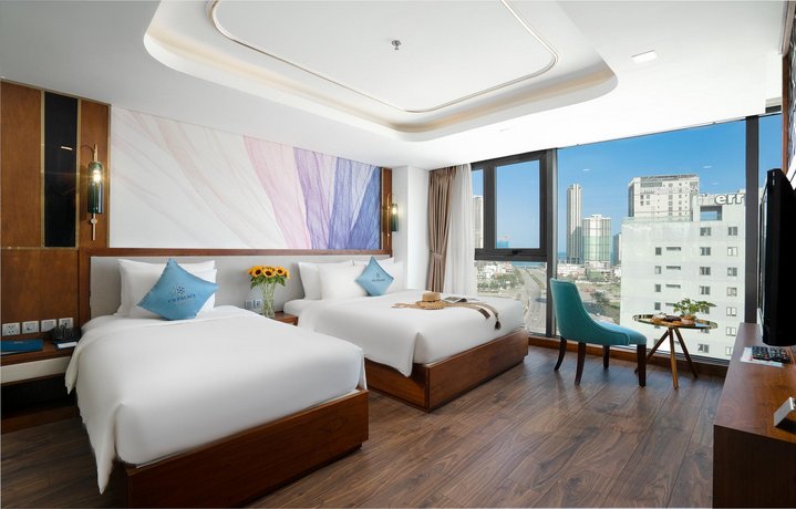 CN PALACE HOTEL