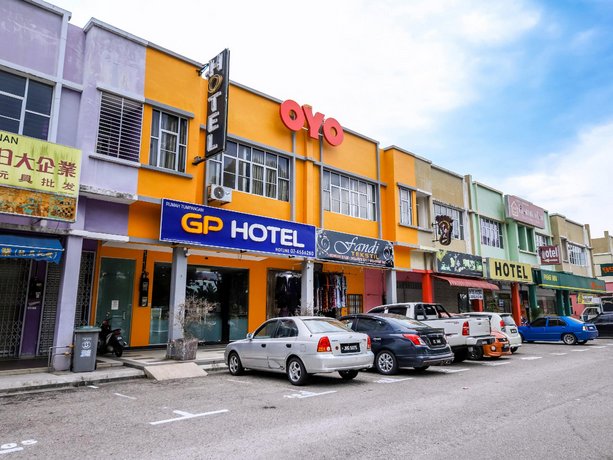 OYO 705 Golden Pearl Hotel