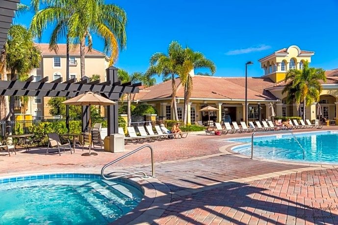 Vista Cay Resort