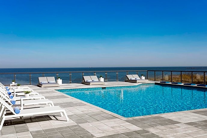 Delta Hotels Virginia Beach Bayfront Suites