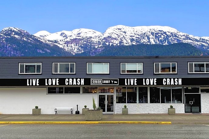 Crash Hotel Squamish