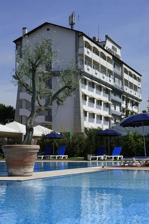 Aris Garden Hotel