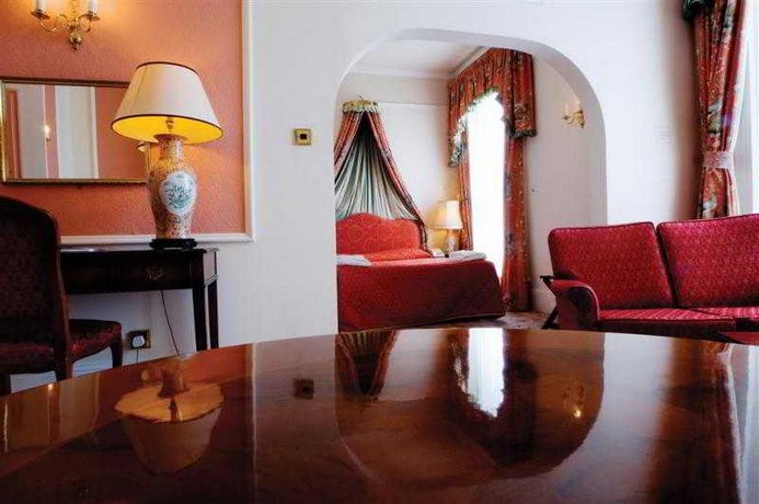 Royal Victoria Hotel