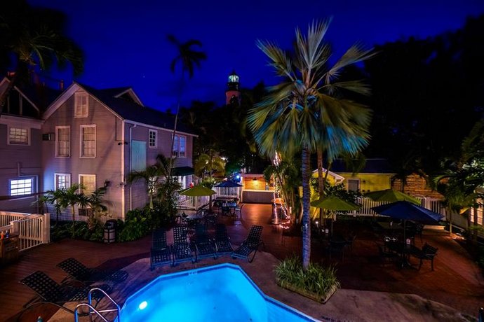 Lighthouse Court Hotel - Key West