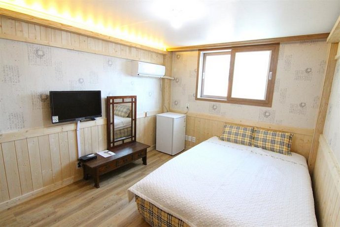 Hanok Village Guesthouse