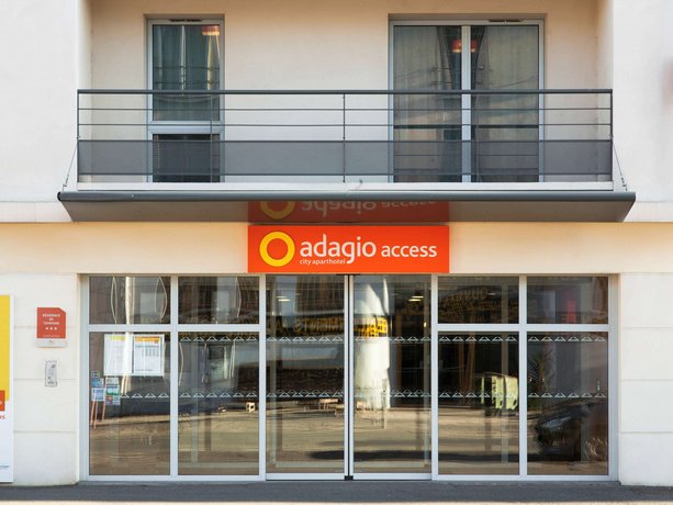 Aparthotel Adagio Access Poitiers Poitiers - Biard Airport France thumbnail
