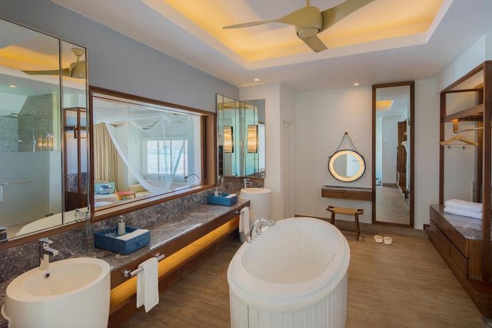 Centara Grand Island Resort & Spa Maldives