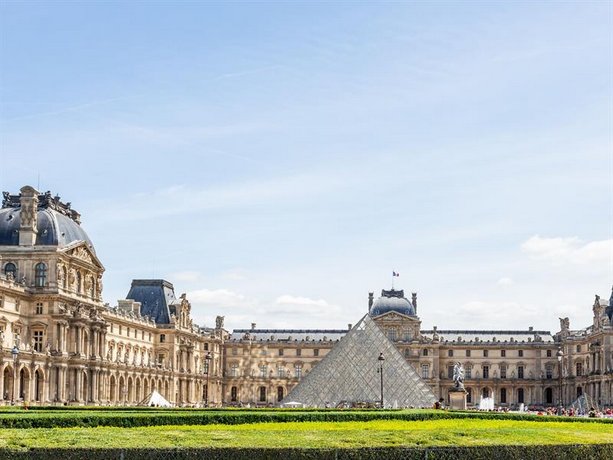 Luxury 2 bedroom Apartment with AC near Louvre