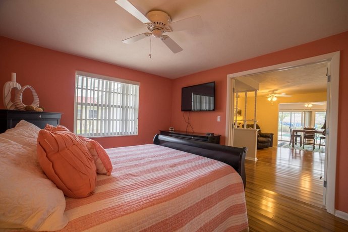 1453 Viking Ct
