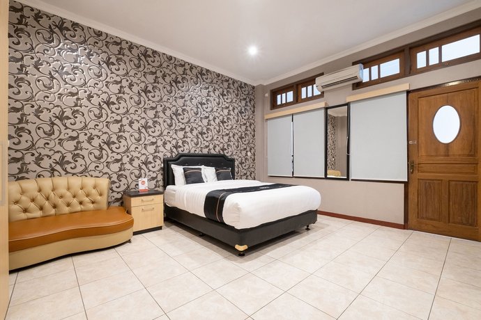 OYO 2469 Cashlez Homestay