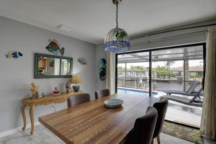 Enjoy Your Own Private Waterfront Home In Matlacha Isles Heated Pool Gulf Access Canal Free Wifi