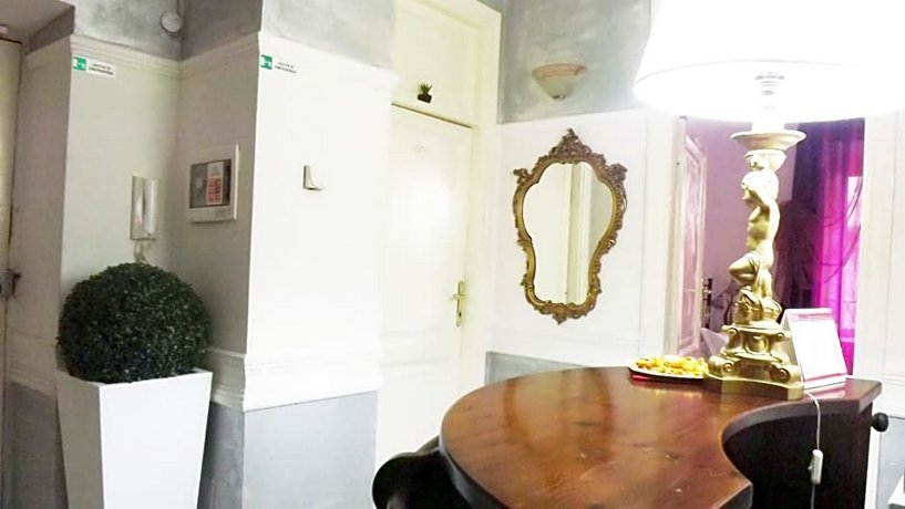 Candia Rooms