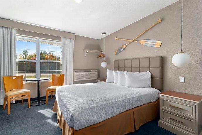 Clearwater Lakeshore Motel