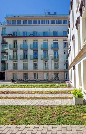 FriendHouse Apartments