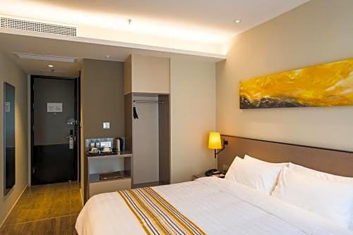 Home Inn Plus Shanghai Zhangjiang Park