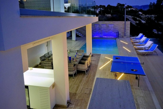 Water's Edge Villa