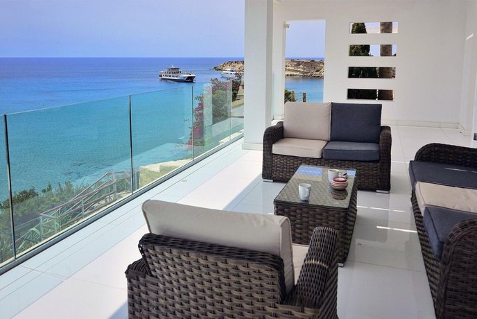 Water's Edge Villa