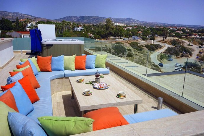 Water's Edge Villa