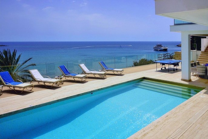 Water's Edge Villa