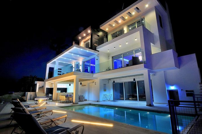 Water's Edge Villa