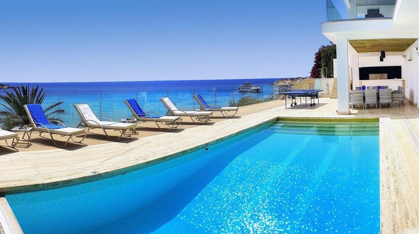 Water's Edge Villa