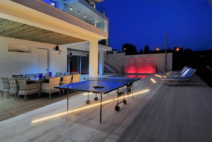 Water's Edge Villa