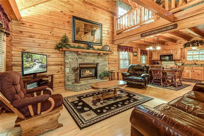 Return To Me- Three-Bedroom Cabin