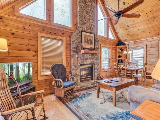 Robin's View 2 Bedrooms 2 Fireplaces Hot Tub Jetted Tub Sleeps 6
