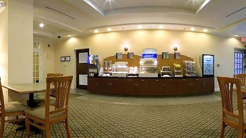 Holiday Inn Express & Suites Dyersburg